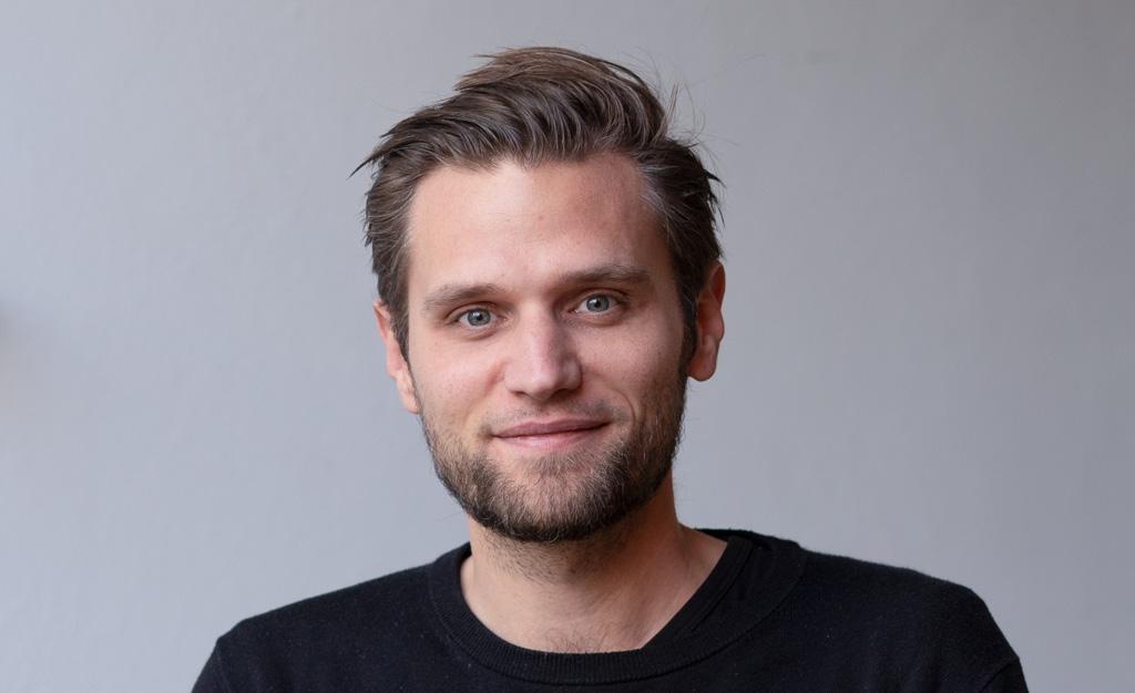 Profile of Roman Grasy